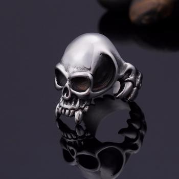 Overbearing stainless steel men ring tooth skeleton skull ring