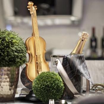 n-style Retro Saxophone Violin model furniture furniture living room wine rack crafts