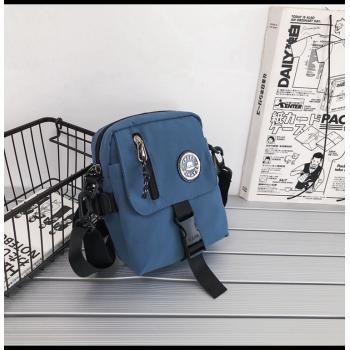 Small simple messenger bag convenient mobile phone bag for outdoor travel