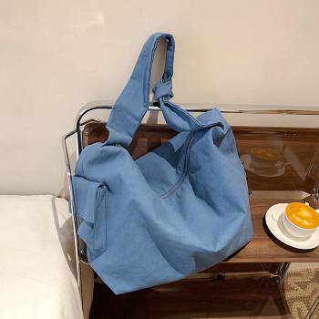 Fashionable and simple shoulder bag solid nylon cloth messenger dumpling bag