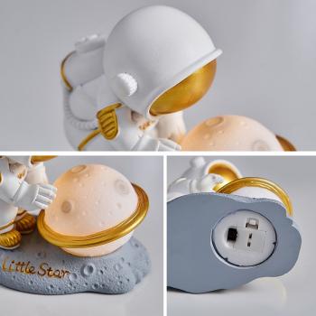 Creative Astronaut Ornaments Astronaut Nightlight Desktop Decoration