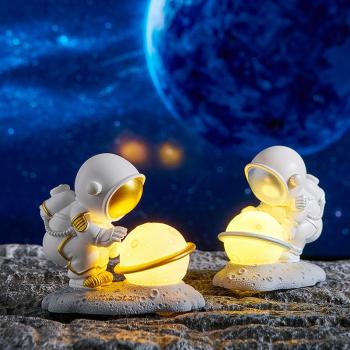 Creative Astronaut Ornaments Astronaut Nightlight Desktop Decoration