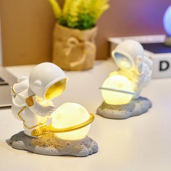 Creative Astronaut Ornaments Astronaut Nightlight Desktop Decoration