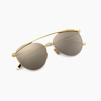 Aviator style anti ultraviolet sunglasses