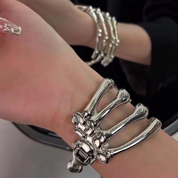 Punk Exaggerated Silver Color Skeleton Hand Cuff Bracelet Gothic Edgy Bone Hand Claw Armlet Bracelet Bangle Arm Ring